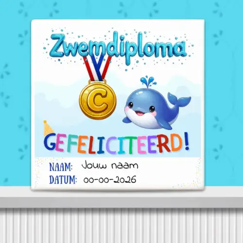 Sfeerafbeelding van een tegeltje zwemdiploma C met vrolijke walvis opdruk en gekleurde letters gefeliciteerd gepersonaliseerd met naam en datum.