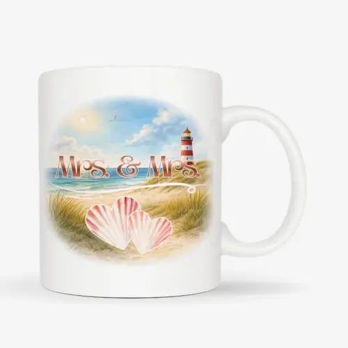 Mok met afbeelding van strand en vuurtoren met de tekst: Mrs. & Mrs.
