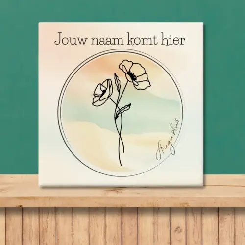 Sfeerafbeelding van een tegeltje met de geboortebloem van augustus Klaproos
