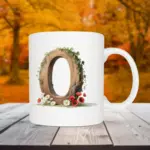 Mok letter O met standaard oor in bosthema