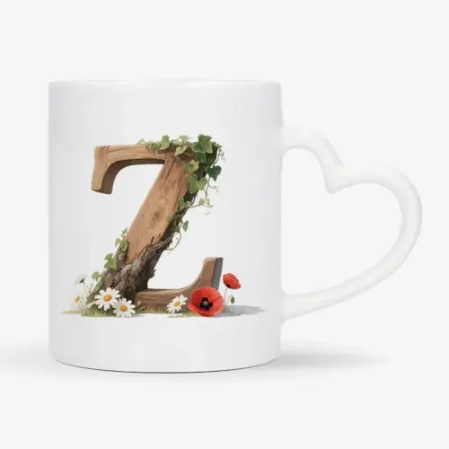 Witte mok met een opdruk van een houten letter Z met klaprozen, bloemen en klimop.