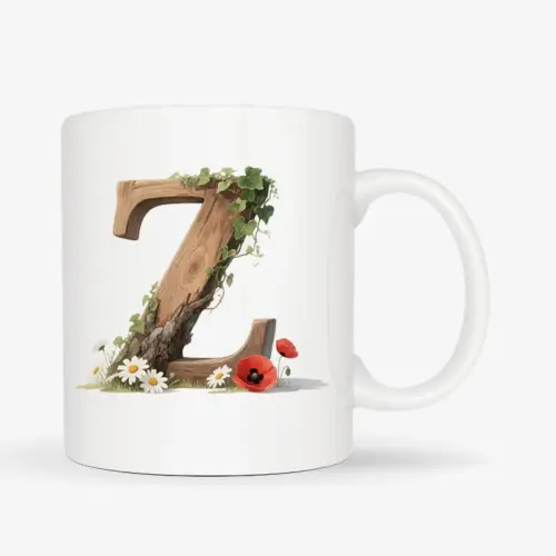 Witte mok met een opdruk van een houten letter Z met klaprozen, bloemen en klimop.
