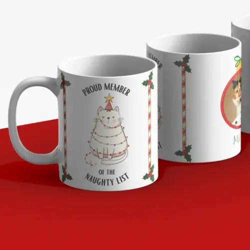Kerstmok met de tekst "Proud member of the naughty list" en afbeelding van een schattige kat