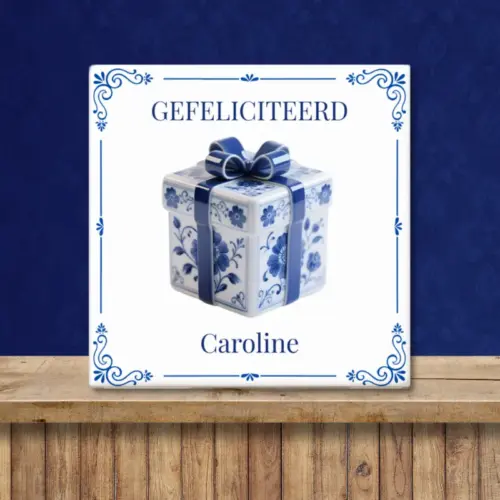 Tegeltje met de tekst "Gefeliciteerd" en Delfts blauw cadeau in keramische stijl